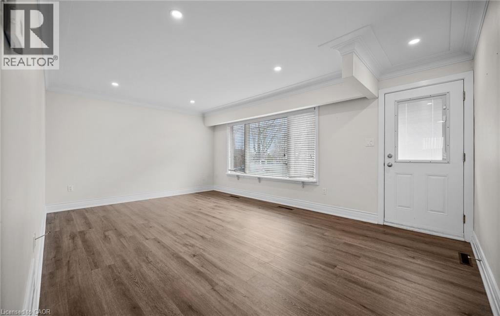 11 Rockwood Avenue, St. Catharines, Ontario  L2P 1E3 - Photo 5 - 40794830