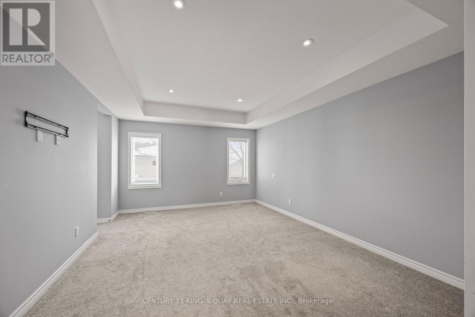 Photo 22 of 43 for 471 Sophia Crescent