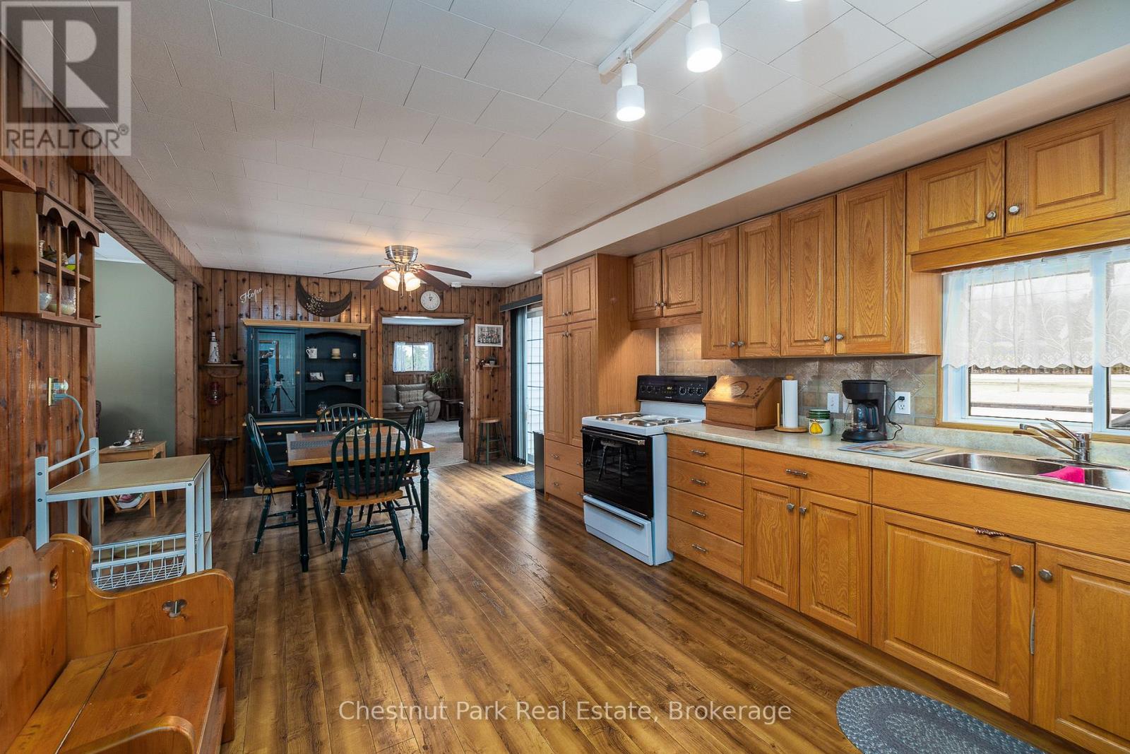 187 Warner Bay Road, Northern Bruce Peninsula, Ontario  N0H 2R0 - Photo 6 - X12879844