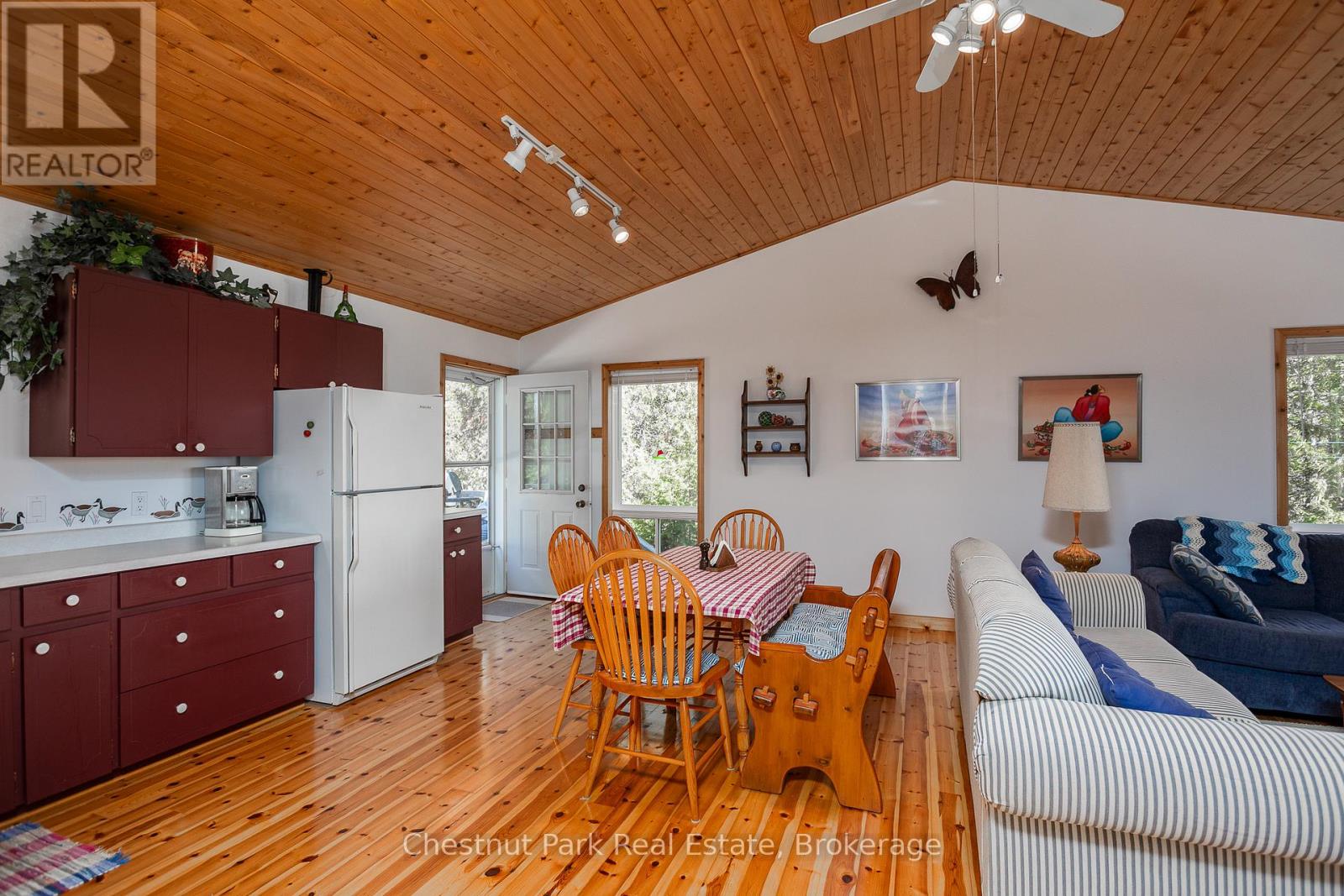 11 Eagle Road, Northern Bruce Peninsula, Ontario  N0H 2R0 - Photo 10 - X12879866