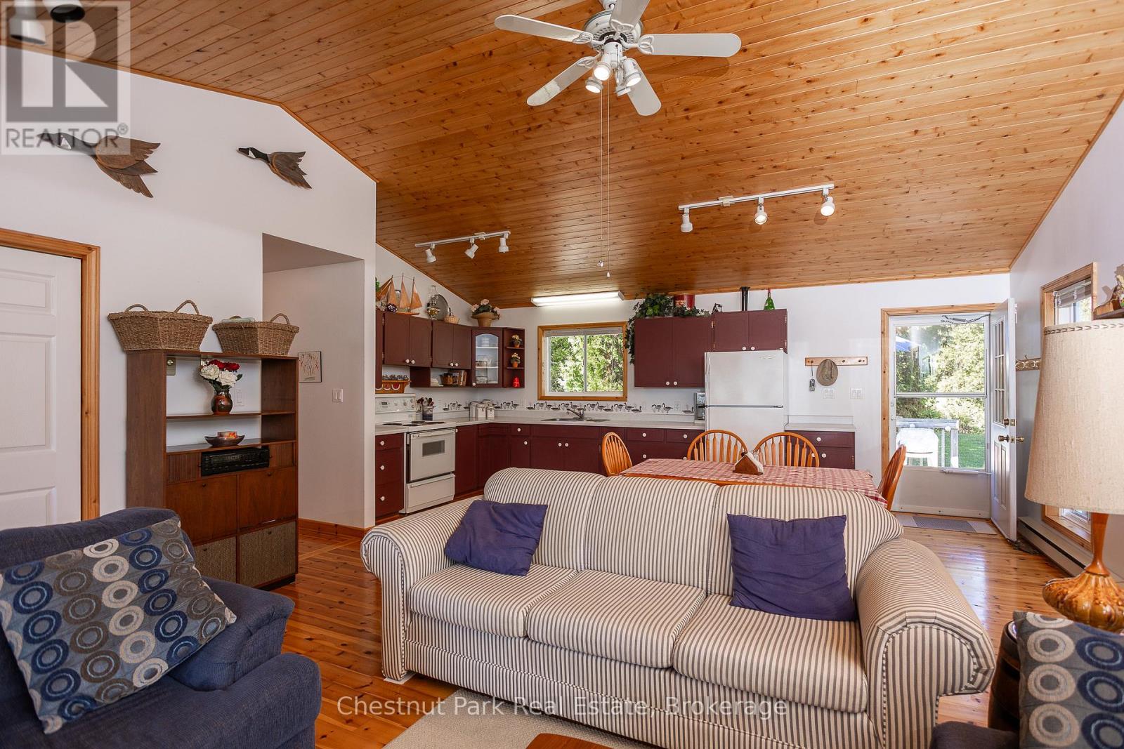 11 Eagle Road, Northern Bruce Peninsula, Ontario  N0H 2R0 - Photo 12 - X12879866