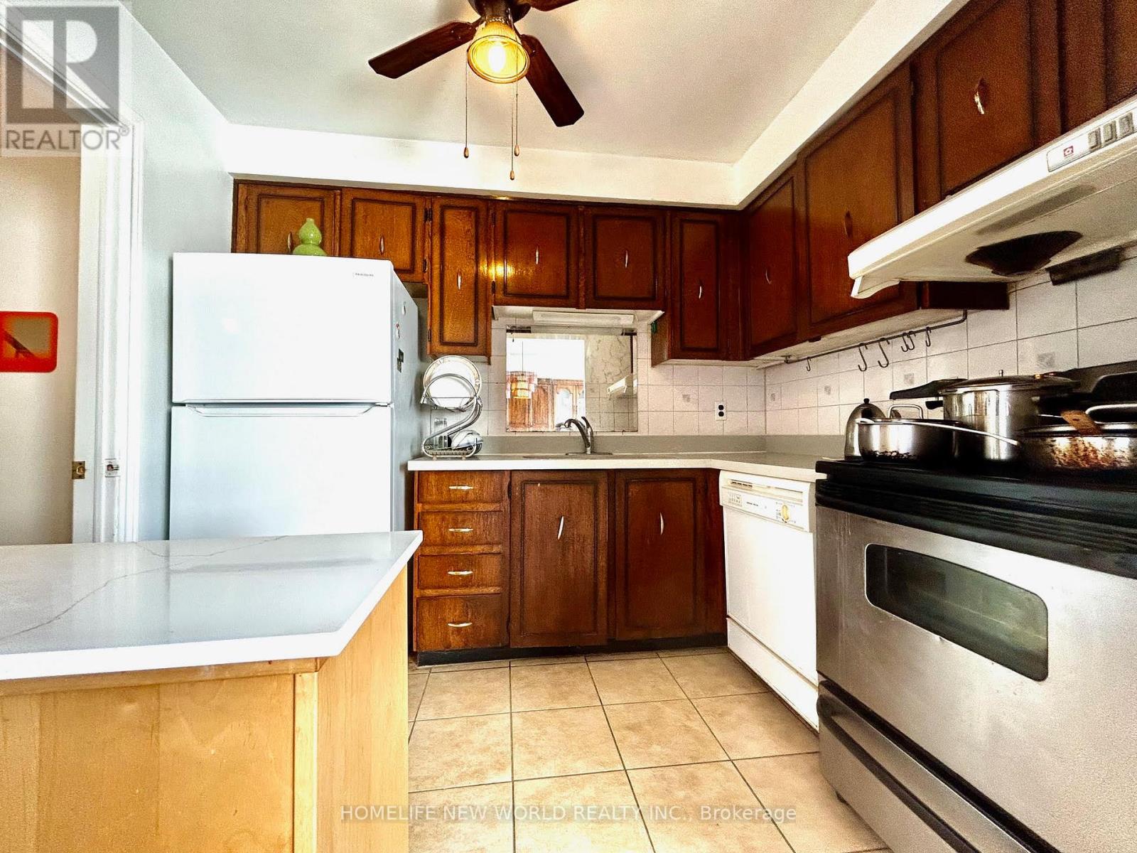 29 Jenny Wrenway, Toronto (Hillcrest Village), Ontario  M2H 2Y8 - Photo 10 - C12819284