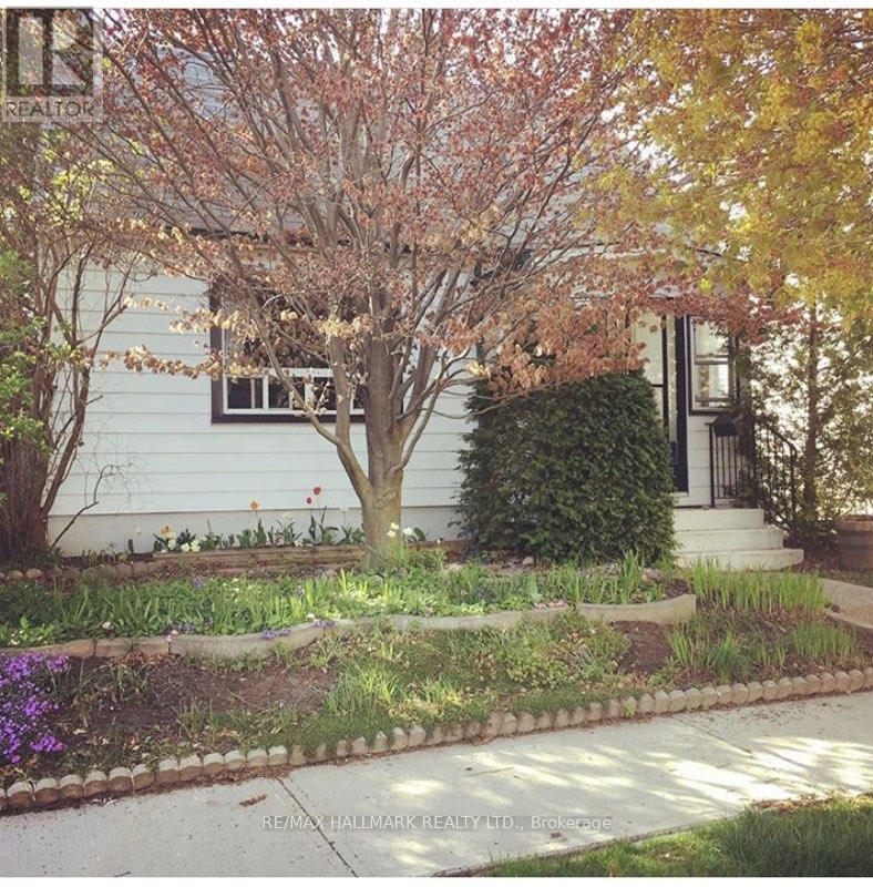 6 Warvet Crescent, Toronto, Ontario  M4B 1P3 - Photo 29 - E12792224