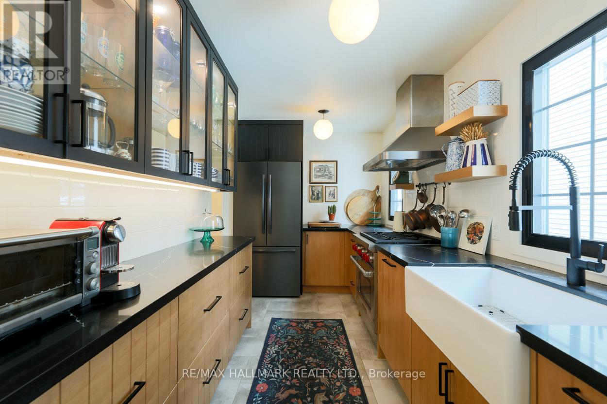 6 Warvet Crescent, Toronto, Ontario  M4B 1P3 - Photo 6 - E12792224