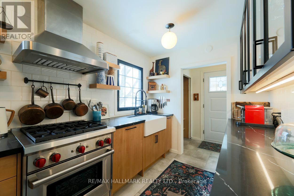 6 Warvet Crescent, Toronto, Ontario  M4B 1P3 - Photo 8 - E12792224