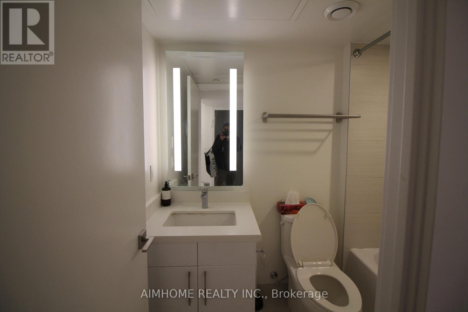 1508 - 188 Cumberland Street, Toronto, Ontario  M5R 0B6 - Photo 7 - C12879862