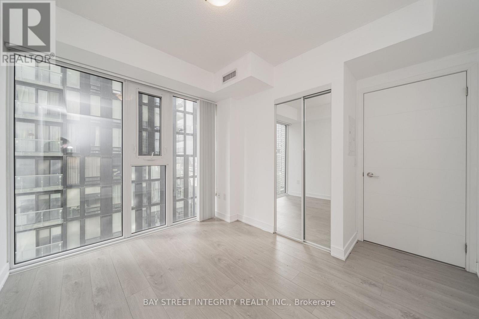 2801 - 50 Wellesley E Street, Toronto, Ontario  M4Y 0C8 - Photo 4 - C12879870