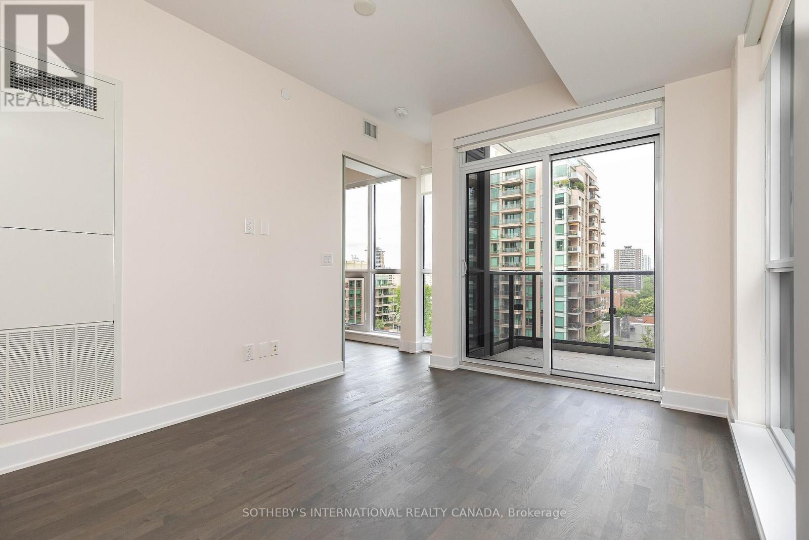 906 - 88 Cumberland Street, Toronto, Ontario  M5R 0C8 - Photo 4 - C12879894