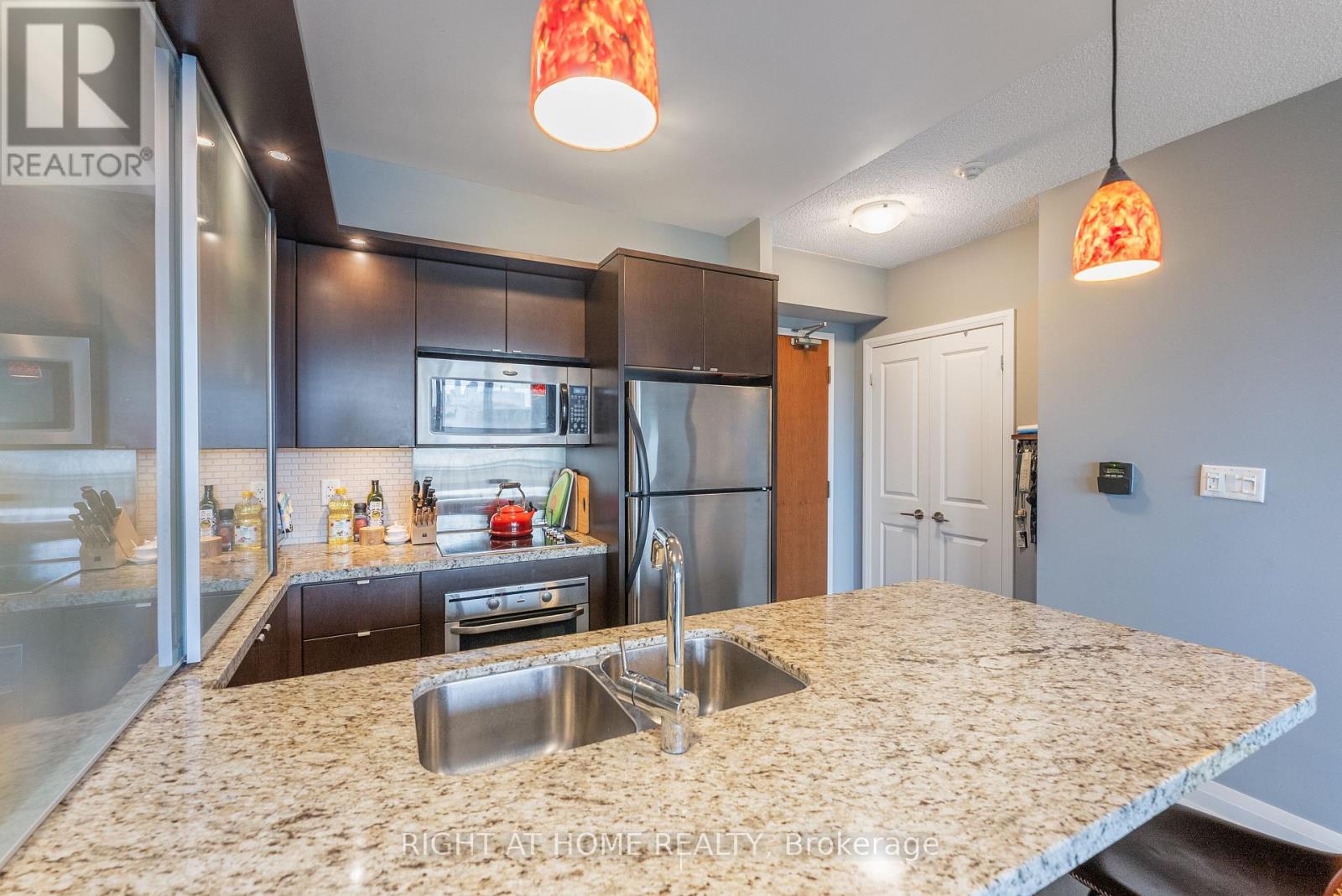 704 - 1430 Yonge Street, Toronto, Ontario  M4T 1Y6 - Photo 12 - C12879900