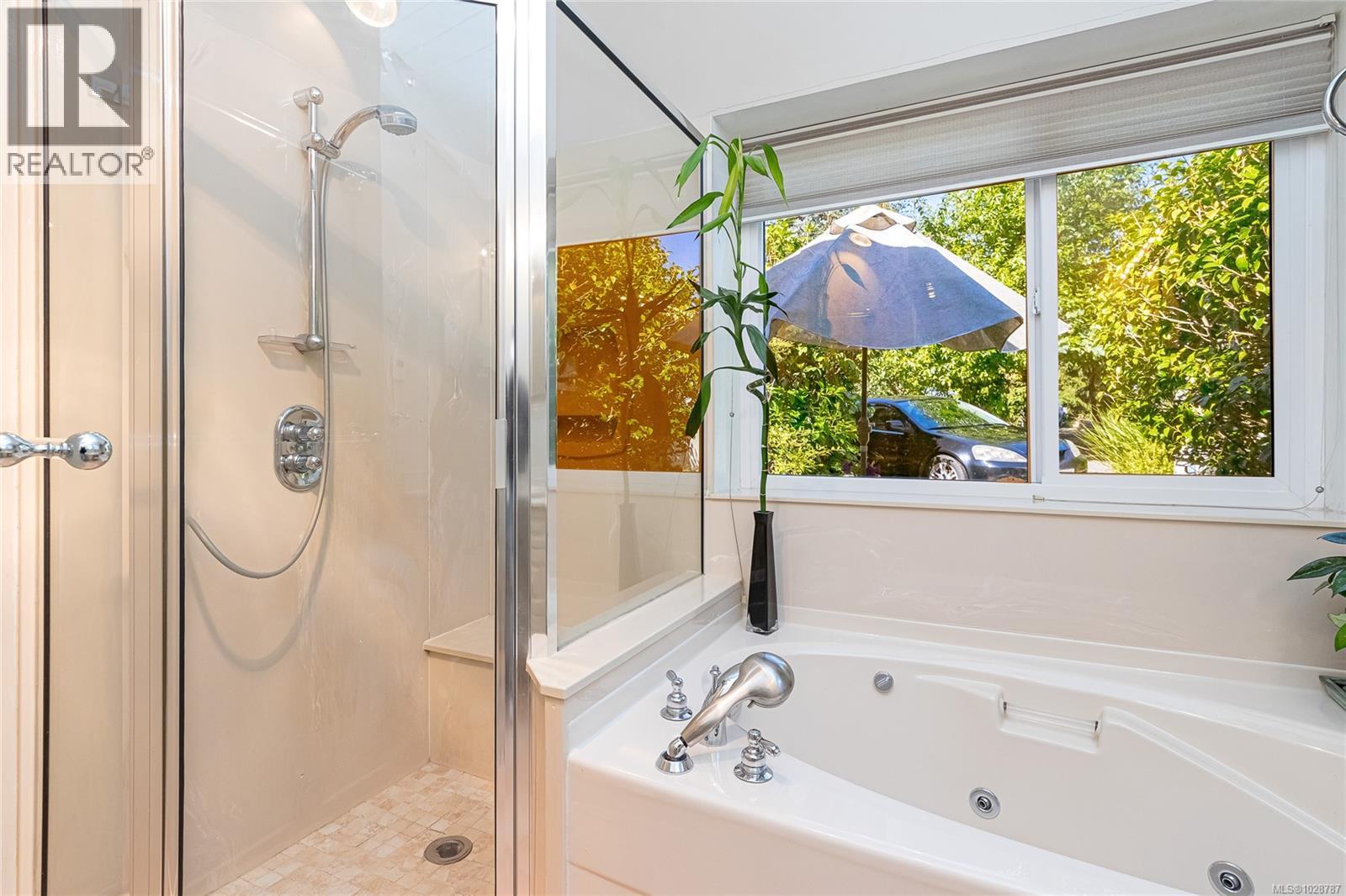 157 Robertson St, Victoria, British Columbia  V8S 3X3 - Photo 21 - 1028787