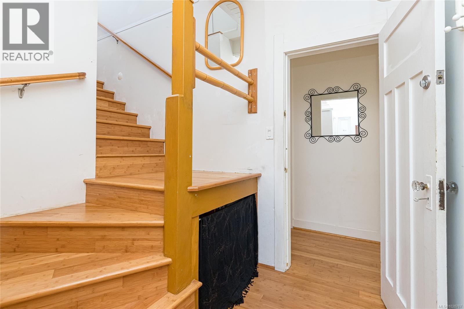 157 Robertson St, Victoria, British Columbia  V8S 3X3 - Photo 28 - 1028787