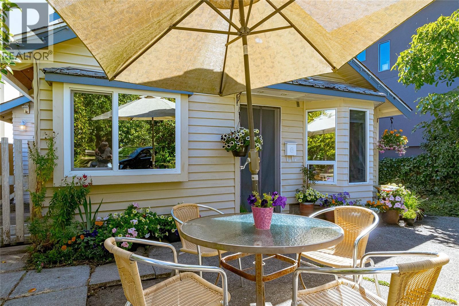 157 Robertson St, Victoria, British Columbia  V8S 3X3 - Photo 35 - 1028787