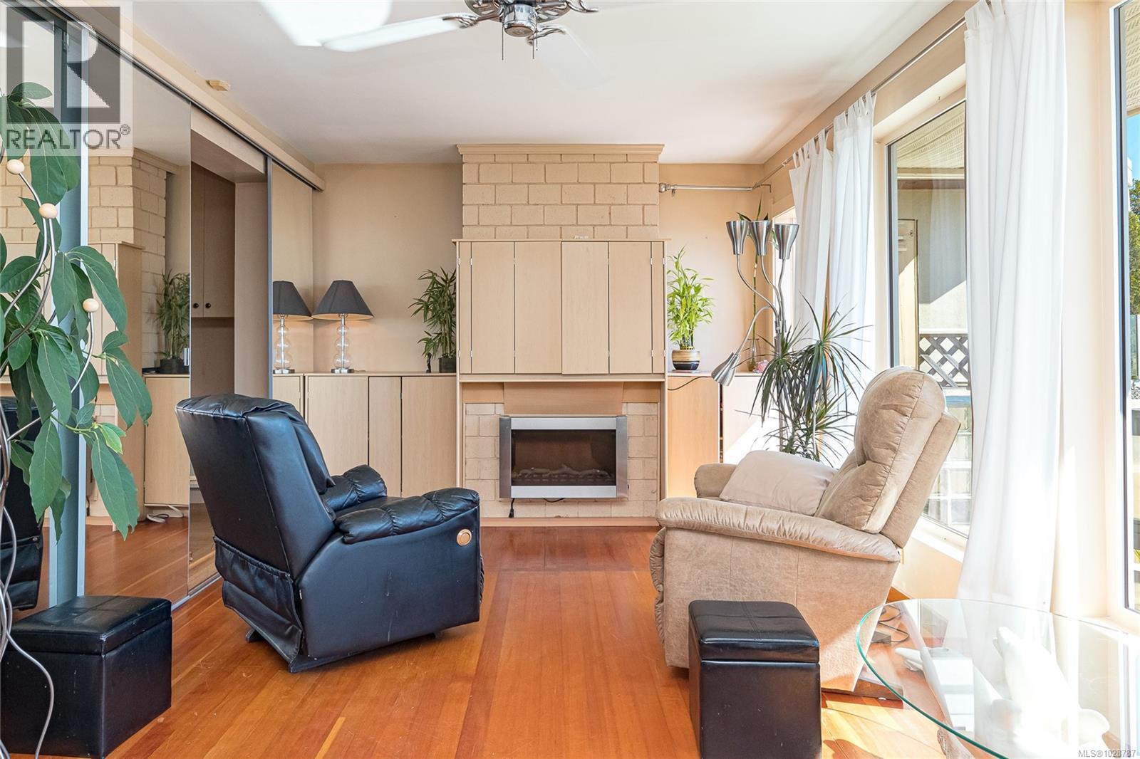 157 Robertson St, Victoria, British Columbia  V8S 3X3 - Photo 8 - 1028787