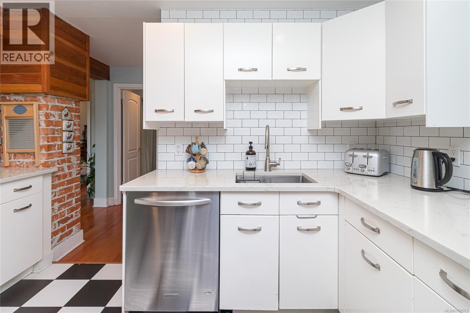 1103 Lockley Rd, Esquimalt, British Columbia  V9A 4S4 - Photo 12 - 1028373