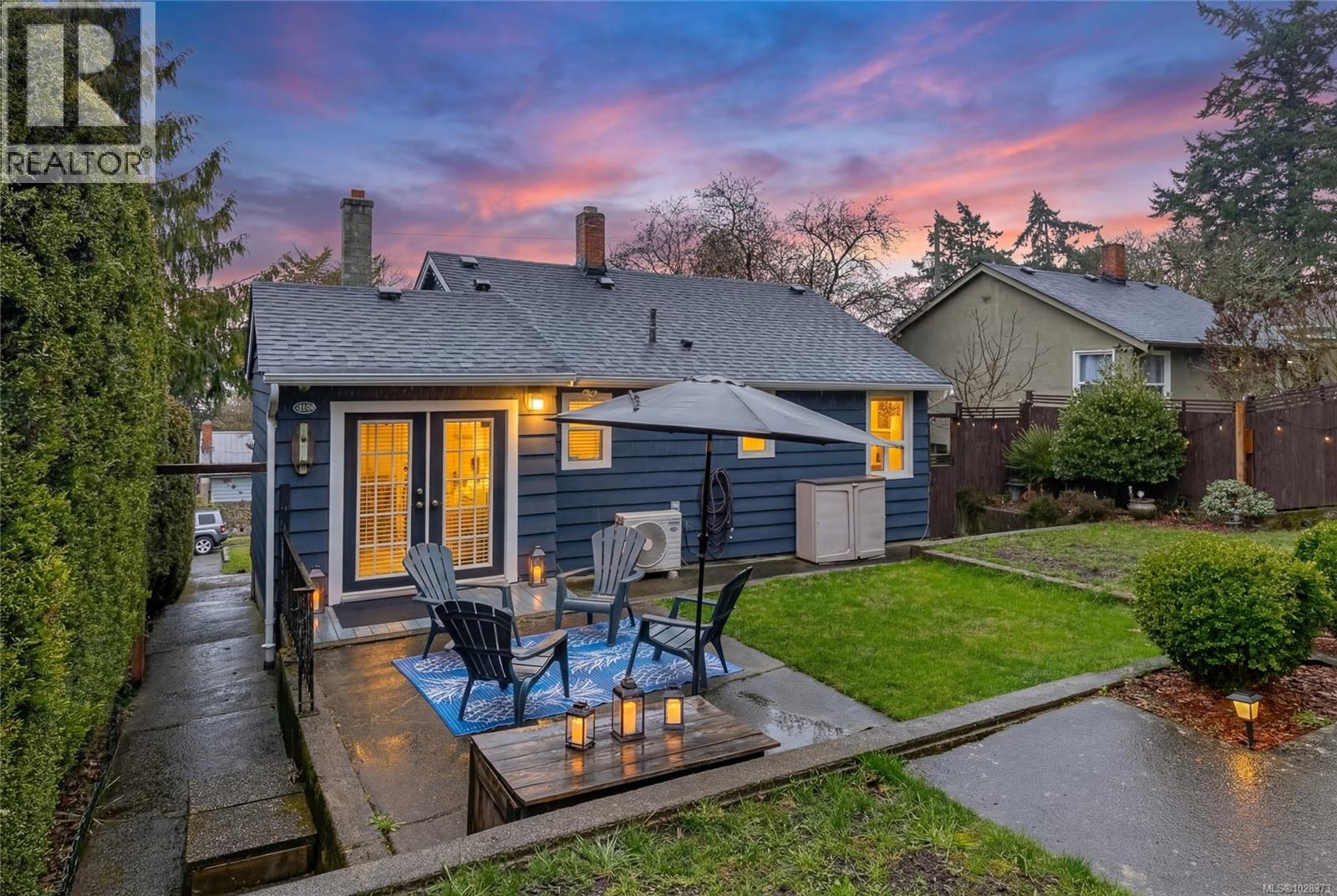 1103 Lockley Rd, Esquimalt, British Columbia  V9A 4S4 - Photo 2 - 1028373