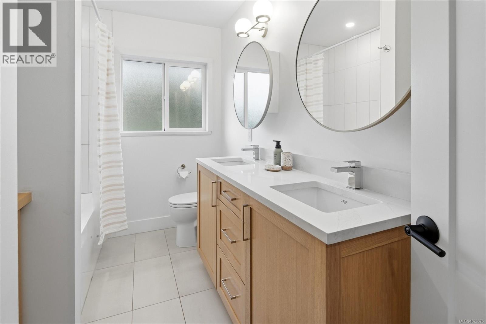 3903 Lauder Rd, Saanich, British Columbia  V8N 4H3 - Photo 17 - 1028070