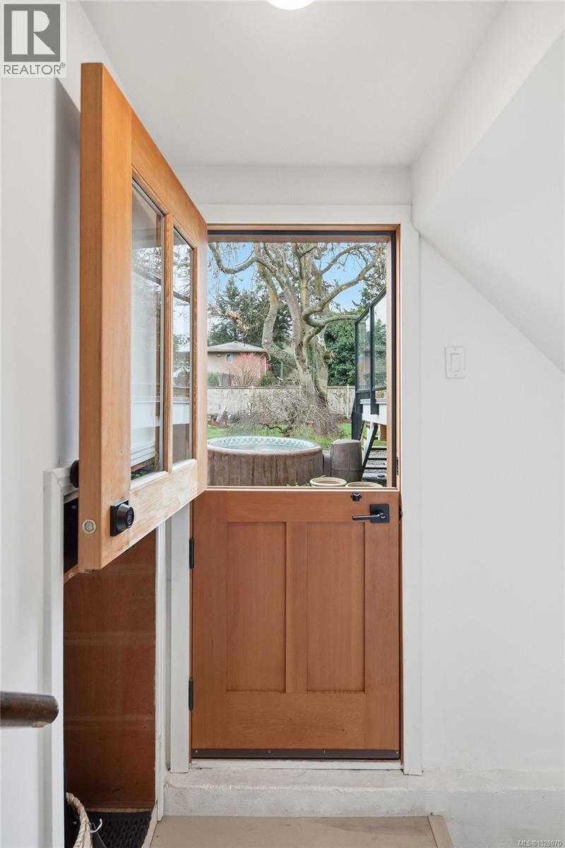 3903 Lauder Rd, Saanich, British Columbia  V8N 4H3 - Photo 19 - 1028070