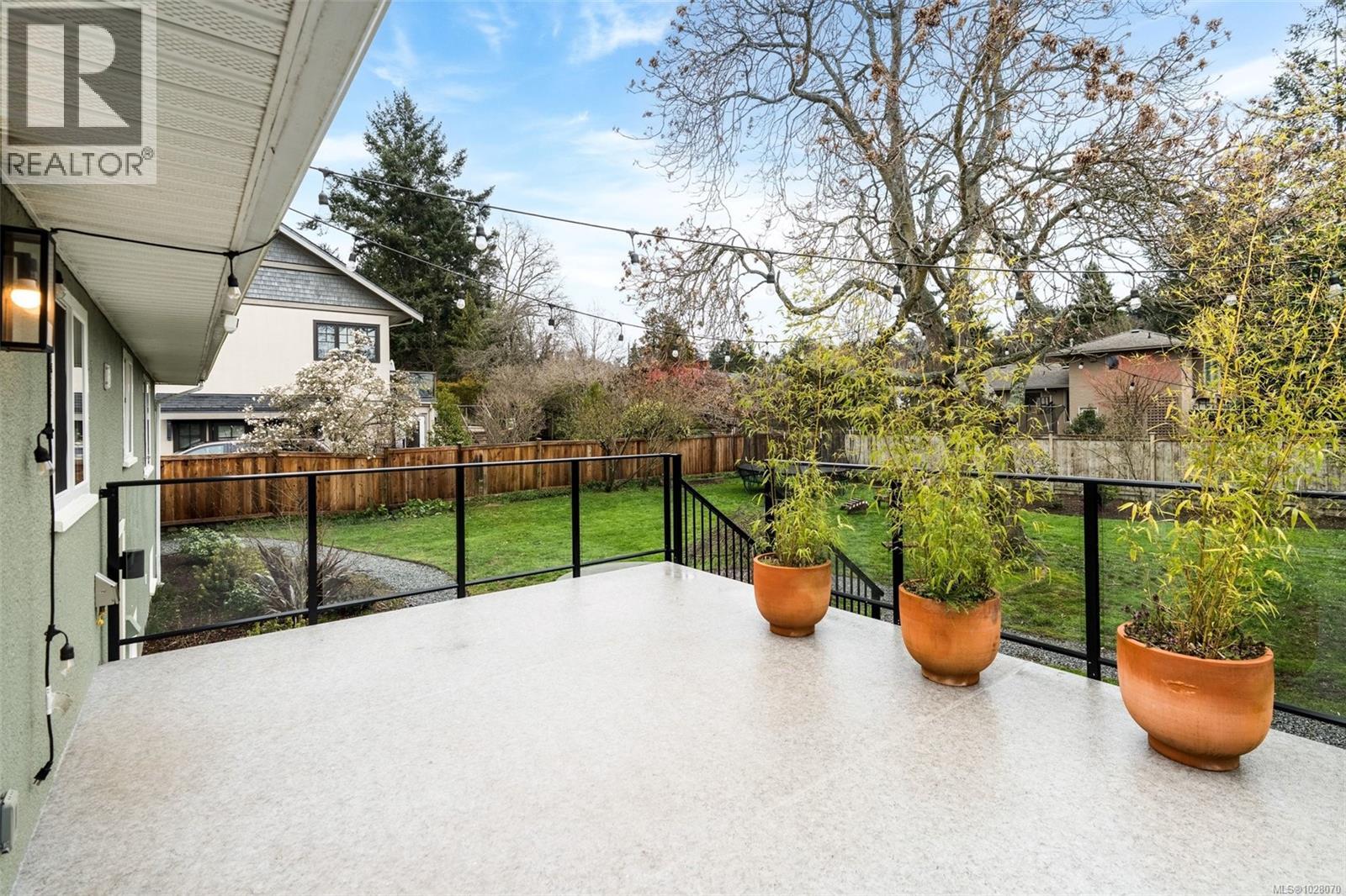 3903 Lauder Rd, Saanich, British Columbia  V8N 4H3 - Photo 27 - 1028070