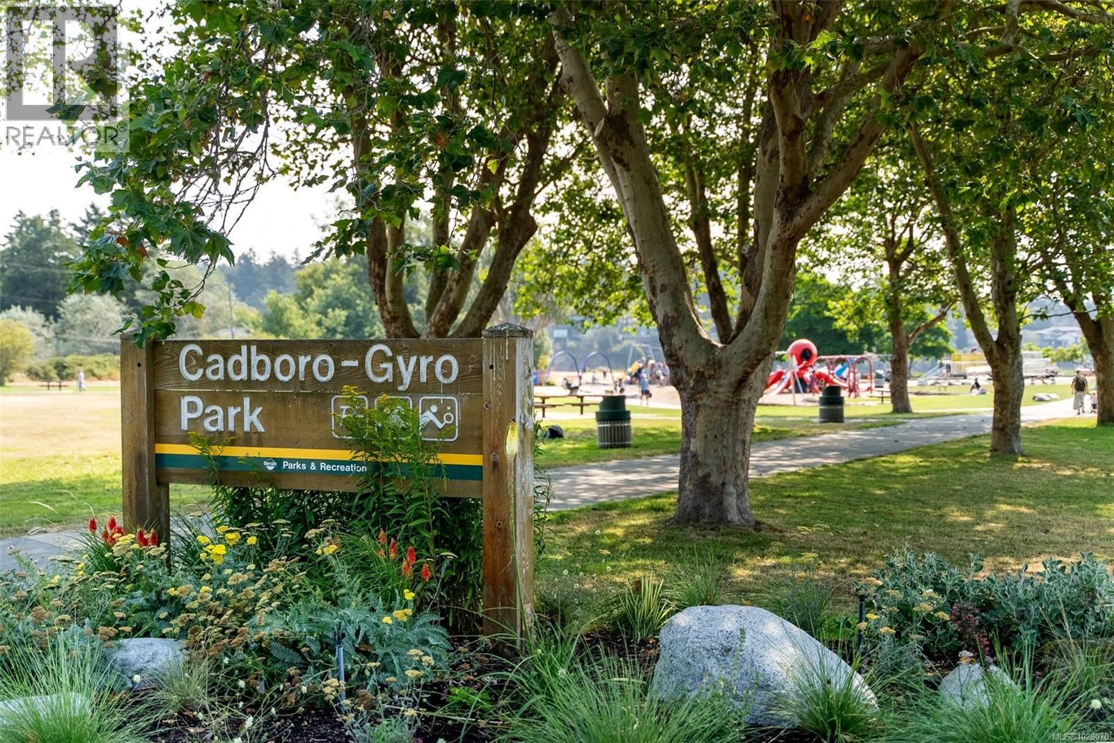 3903 Lauder Rd, Saanich, British Columbia  V8N 4H3 - Photo 41 - 1028070