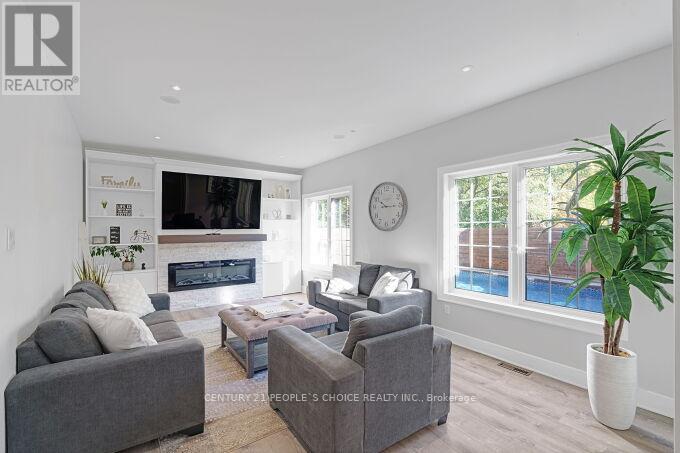 49 Humber Forest Court, Vaughan, Ontario  L4H 1N3 - Photo 13 - N12879842