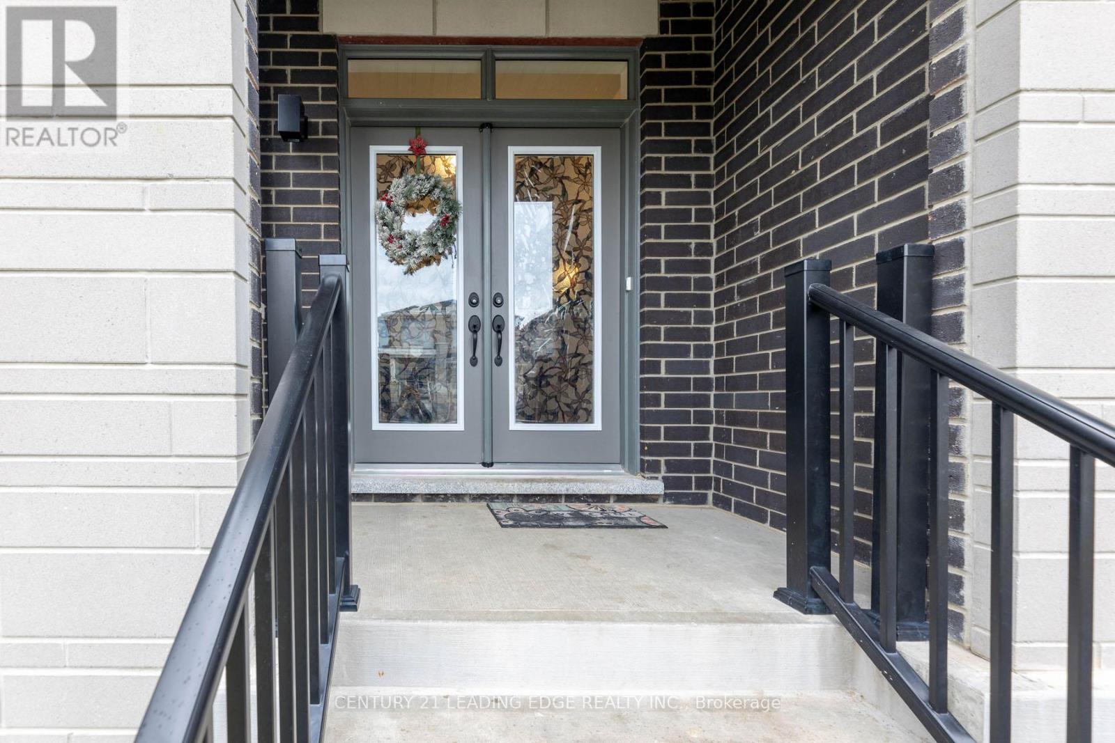 163 Fallharvest Way, Whitchurch-Stouffville, Ontario  L4A 0R8 - Photo 2 - N12879860