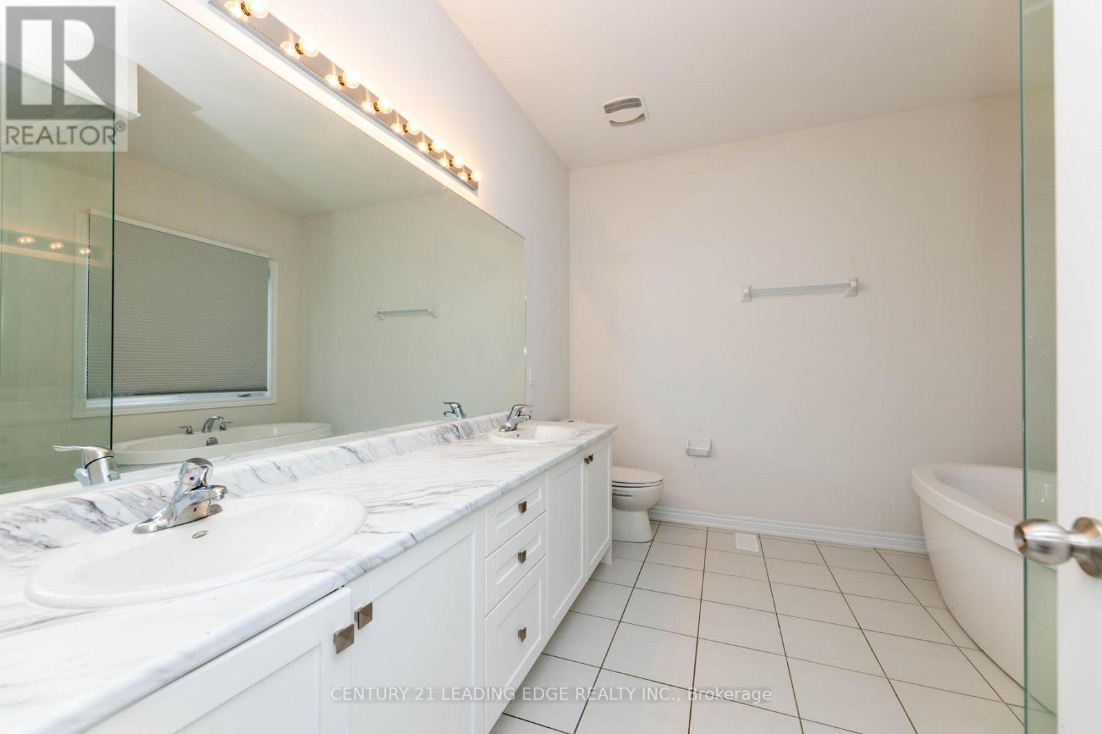 163 Fallharvest Way, Whitchurch-Stouffville, Ontario  L4A 0R8 - Photo 24 - N12879860