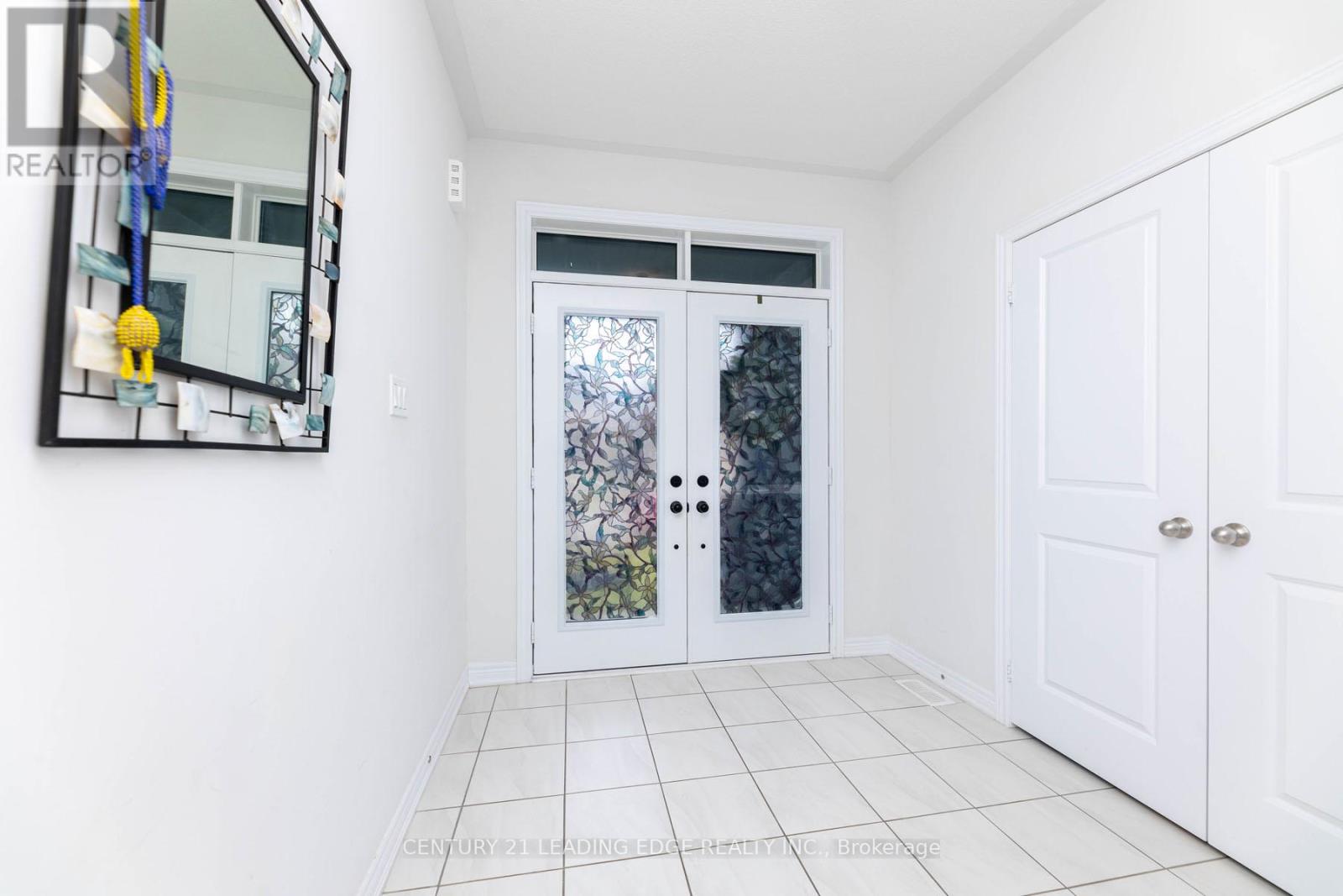 163 Fallharvest Way, Whitchurch-Stouffville, Ontario  L4A 0R8 - Photo 3 - N12879860