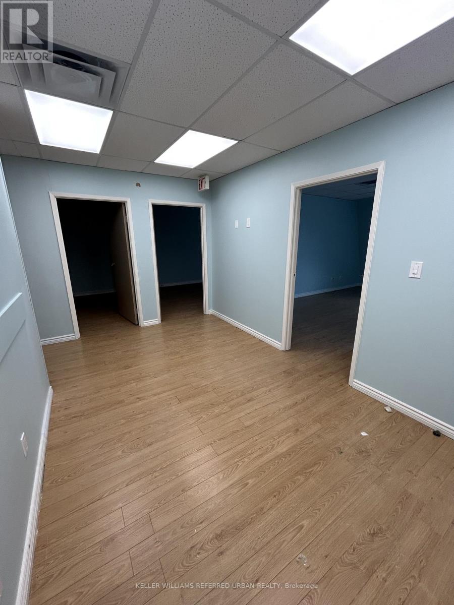 201 - 10132 Yonge Street, Richmond Hill, Ontario  L4C 1T6 - Photo 4 - N12879880