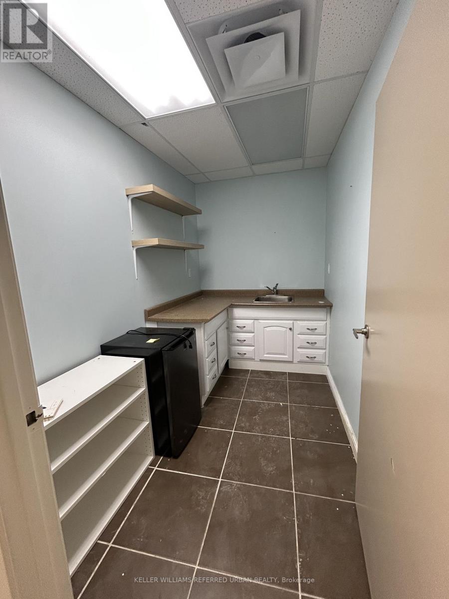 201 - 10132 Yonge Street, Richmond Hill, Ontario  L4C 1T6 - Photo 6 - N12879880