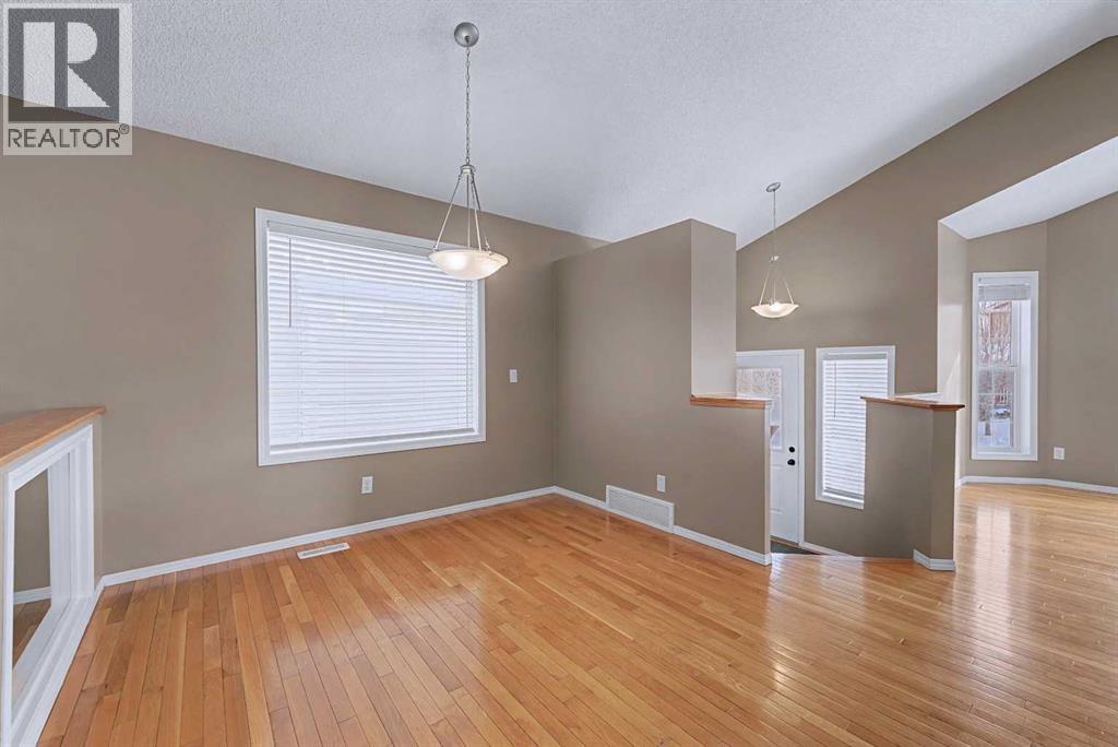 522 Evermeadow Road Sw, Calgary, Alberta  T2Y 4W9 - Photo 11 - A2292533