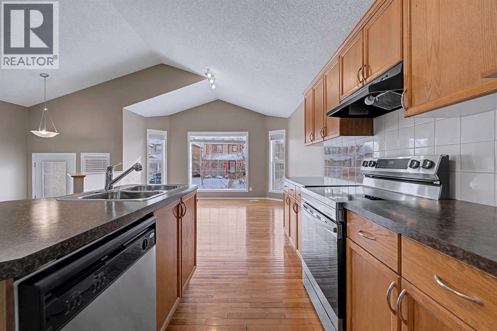 522 Evermeadow Road Sw, Calgary, Alberta  T2Y 4W9 - Photo 8 - A2292533