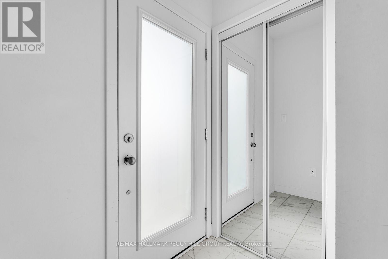 37 Turnberry Lane, Barrie (Painswick South), Ontario  L9J 0M8 - Photo 4 - S12879946