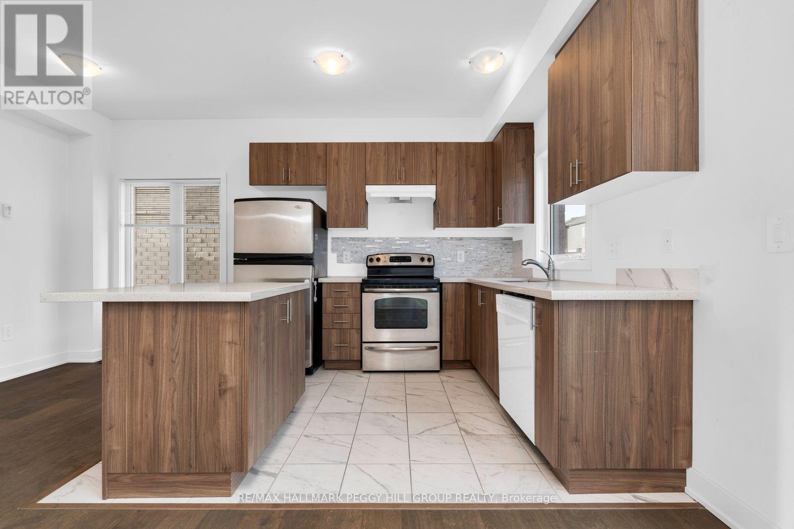 37 Turnberry Lane, Barrie (Painswick South), Ontario  L9J 0M8 - Photo 8 - S12879946