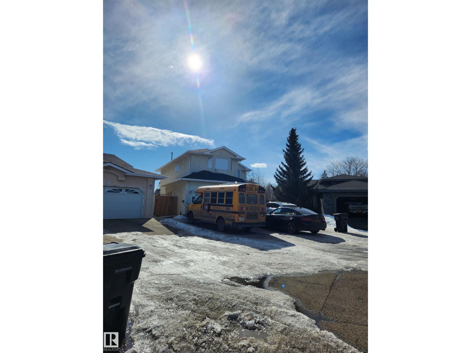 1031 Jones Cr Nw, Edmonton, Alberta  T6L 6Y2 - Photo 2 - E4477297