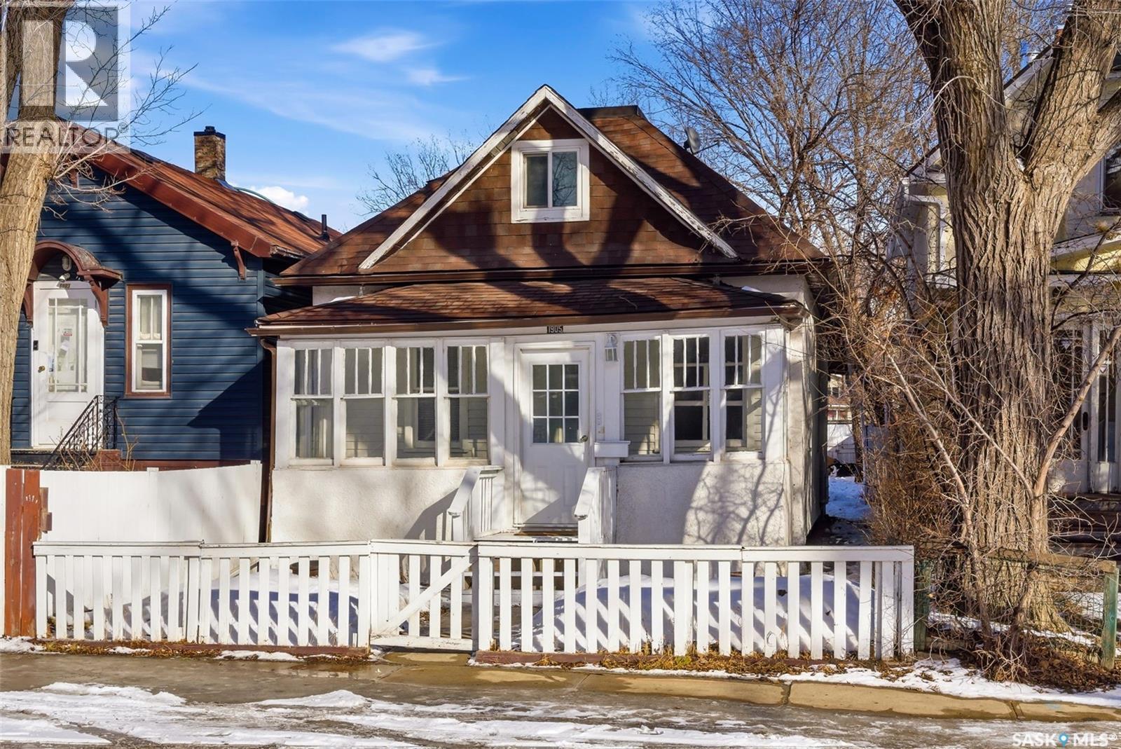 1905 Toronto Street, Regina, Saskatchewan  S4P 1M9 - Photo 2 - SK030332