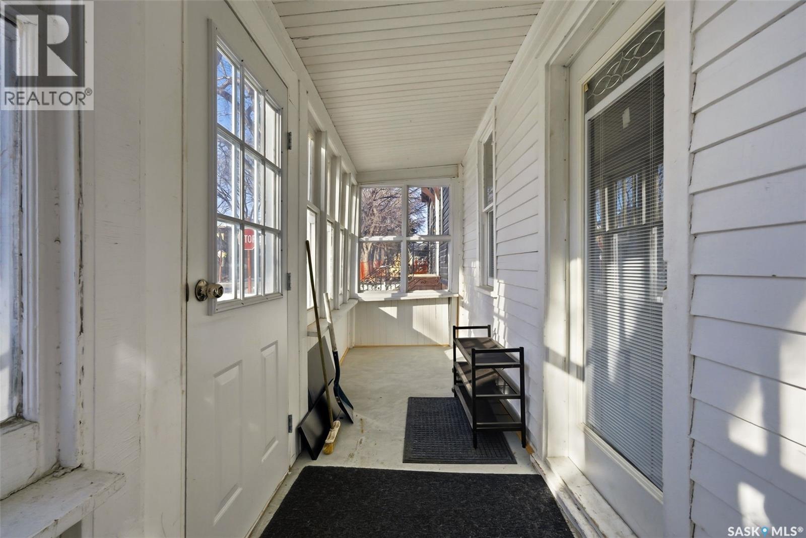 1905 Toronto Street, Regina, Saskatchewan  S4P 1M9 - Photo 3 - SK030332