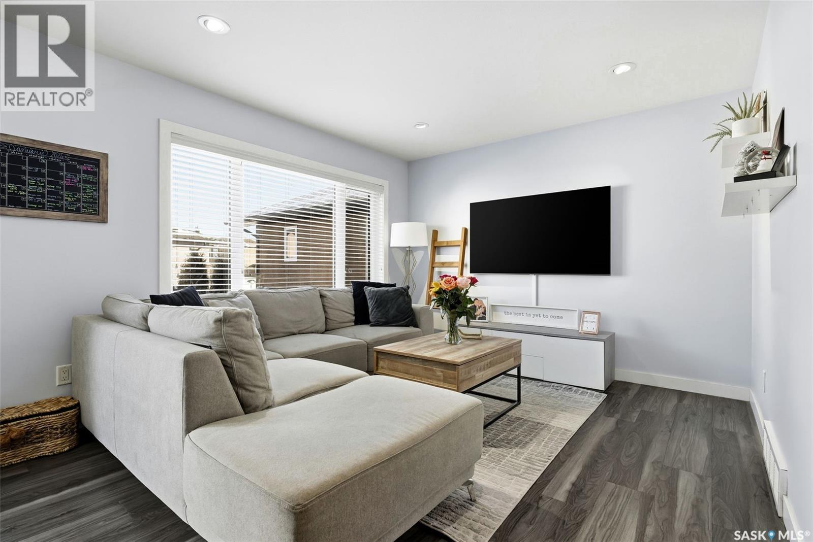 8804 Kestral Drive, Regina, Saskatchewan  S4Y 0C2 - Photo 5 - SK030174