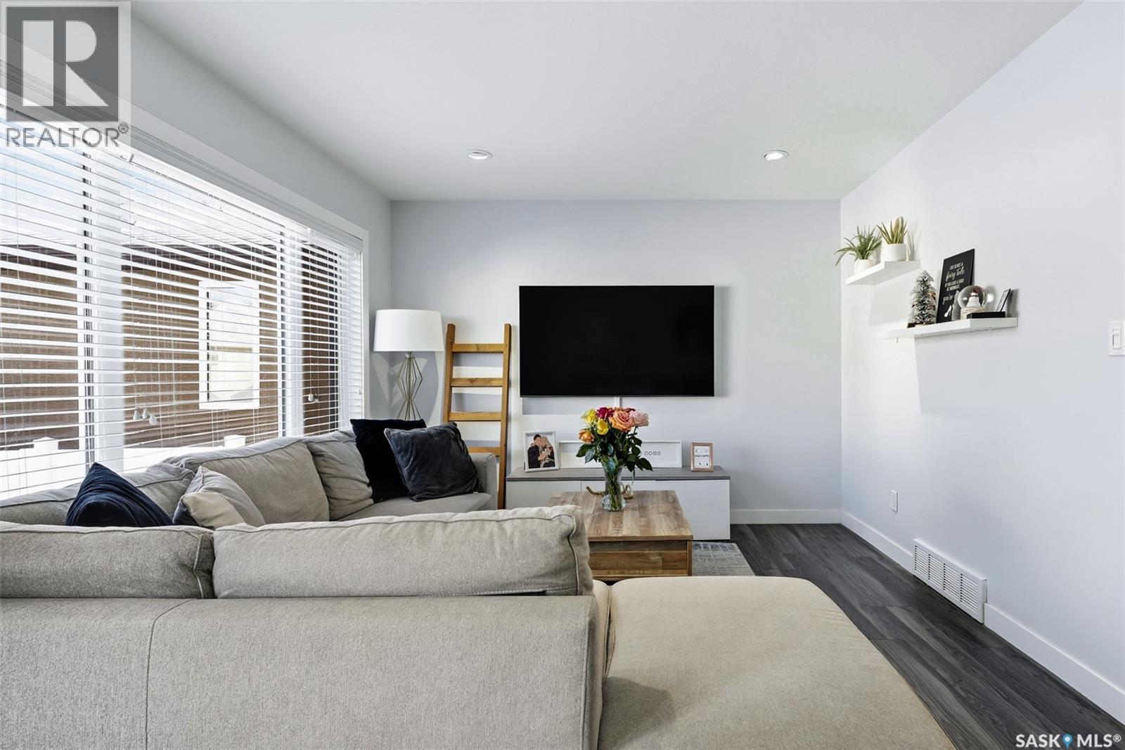 8804 Kestral Drive, Regina, Saskatchewan  S4Y 0C2 - Photo 6 - SK030174