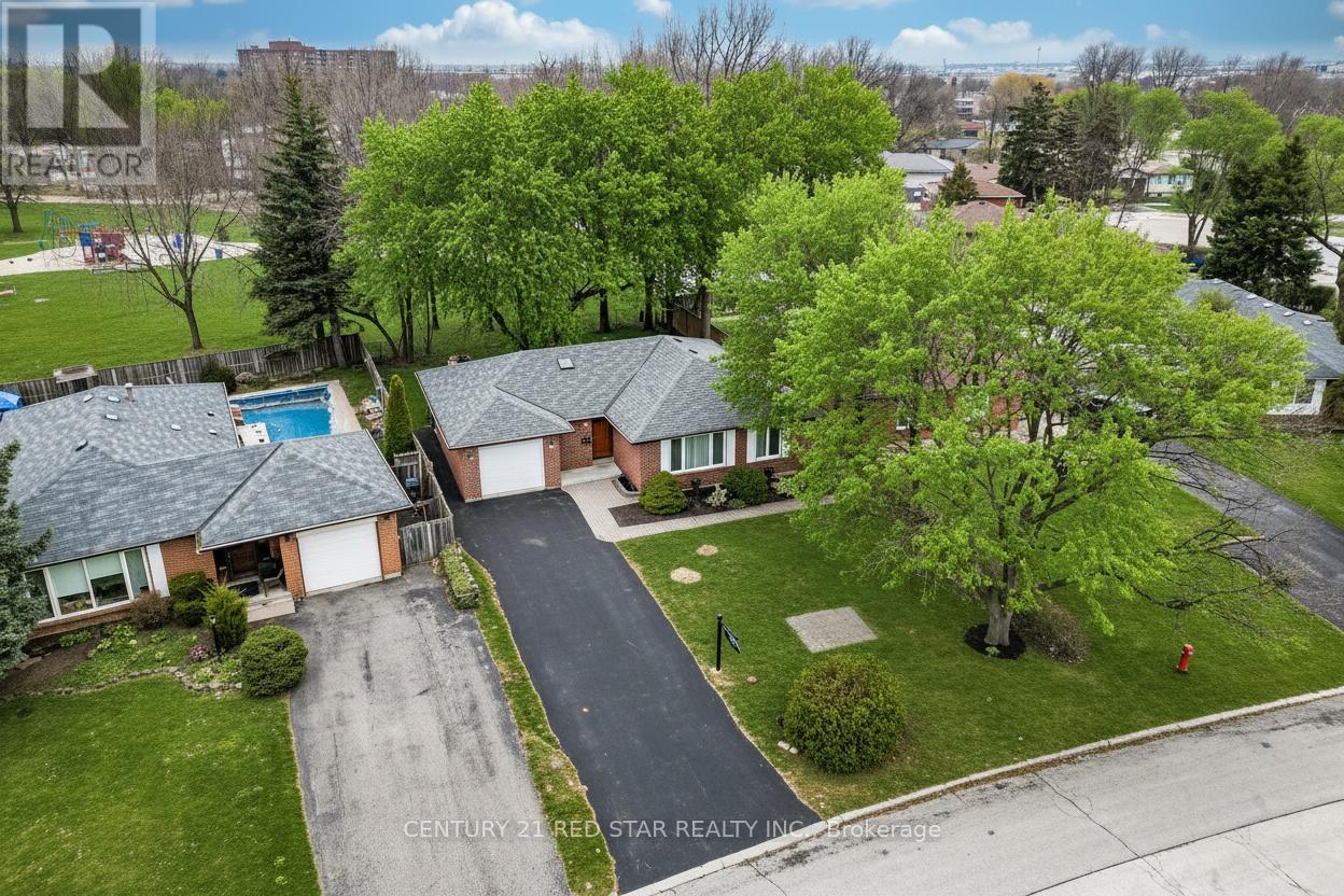 25 DEVONSHIRE DRIVE, Brampton, Ontario