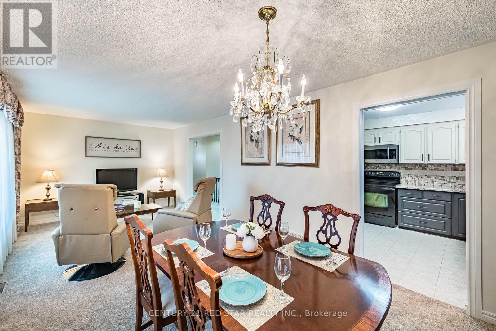 25 Devonshire Drive, Brampton (Southgate), Ontario  L6T 3G5 - Photo 12 - W12879824