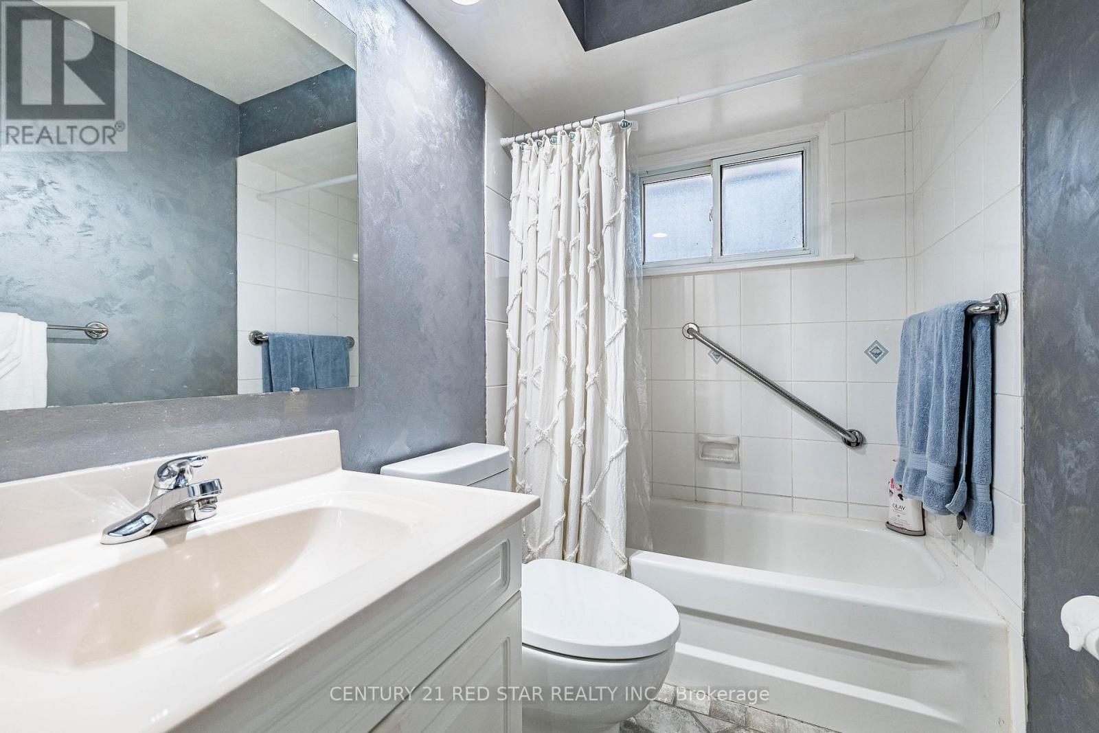 25 Devonshire Drive, Brampton (Southgate), Ontario  L6T 3G5 - Photo 26 - W12879824