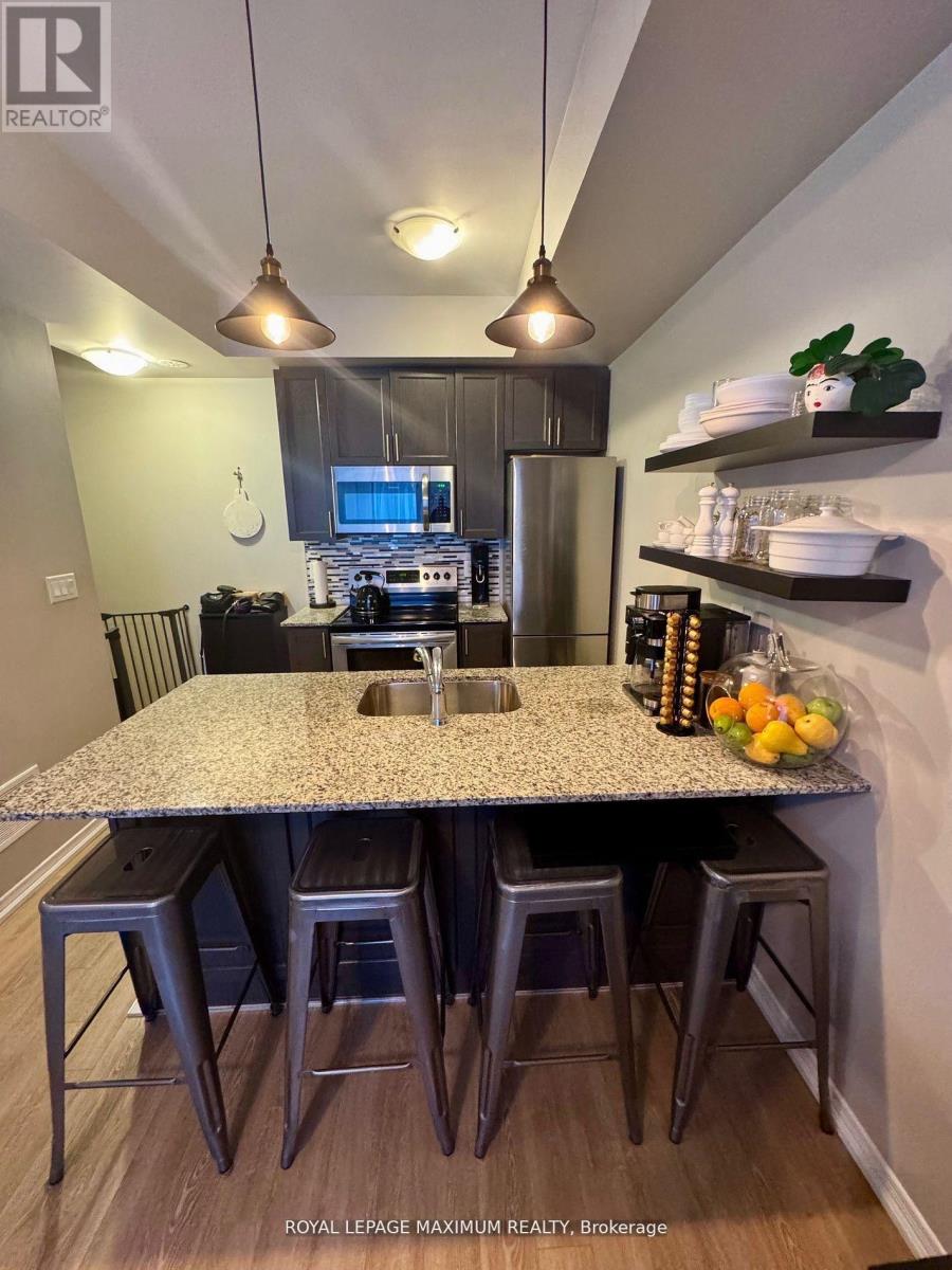 92 - 30 Fieldway Road, Toronto (Islington-City Centre West), Ontario  M8Z 0E3 - Photo 5 - W12879846