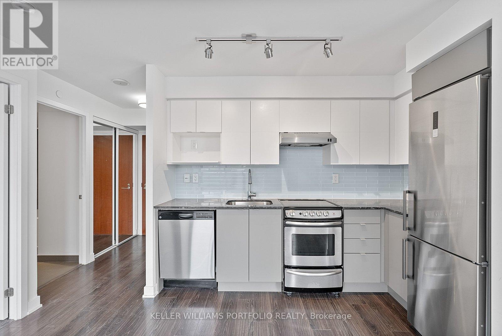 322 - 160 Flemington Road, Toronto (Yorkdale-Glen Park), Ontario  M6A 0A9 - Photo 10 - W12879936