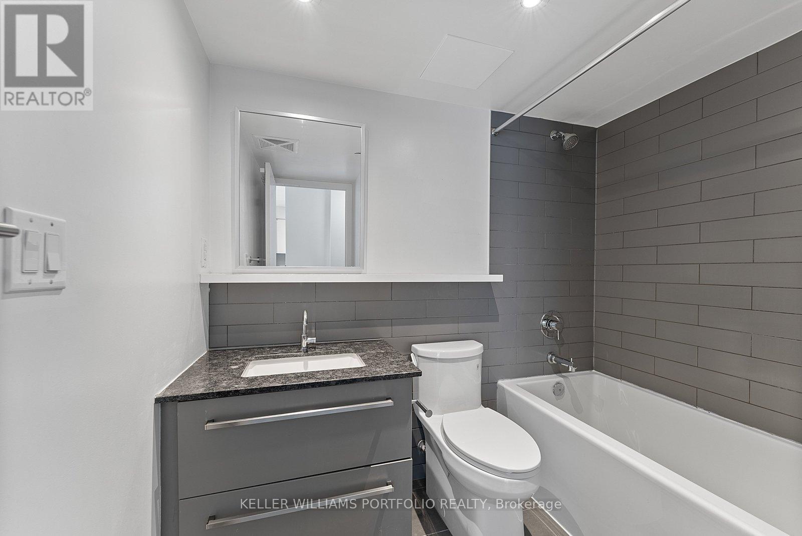 322 - 160 Flemington Road, Toronto (Yorkdale-Glen Park), Ontario  M6A 0A9 - Photo 16 - W12879936