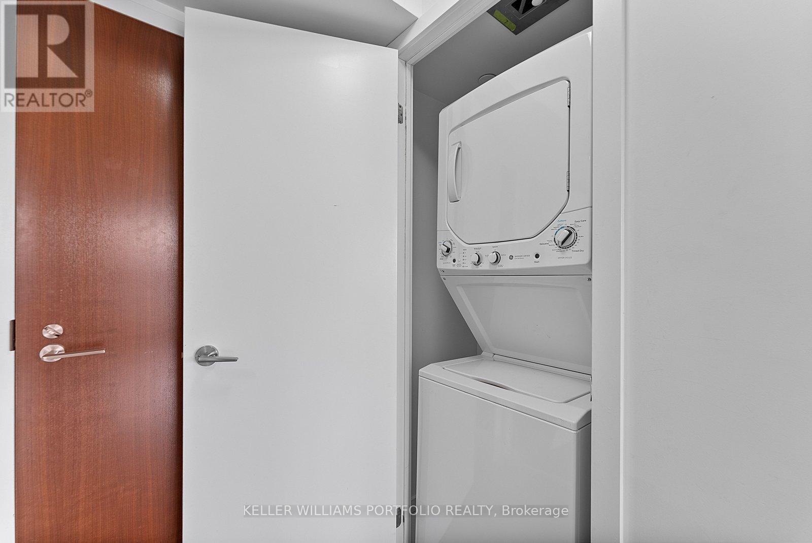 322 - 160 Flemington Road, Toronto (Yorkdale-Glen Park), Ontario  M6A 0A9 - Photo 17 - W12879936