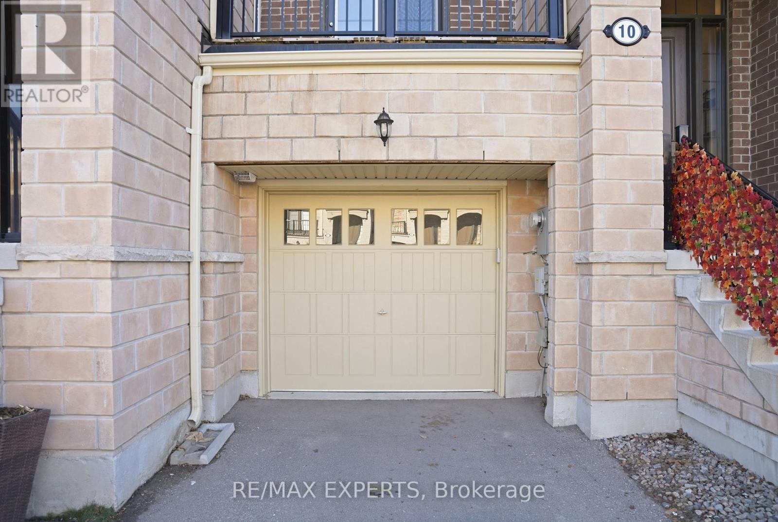 10 Augustus Terrace, Toronto, Ontario  M8Z 0E4 - Photo 34 - W12879332