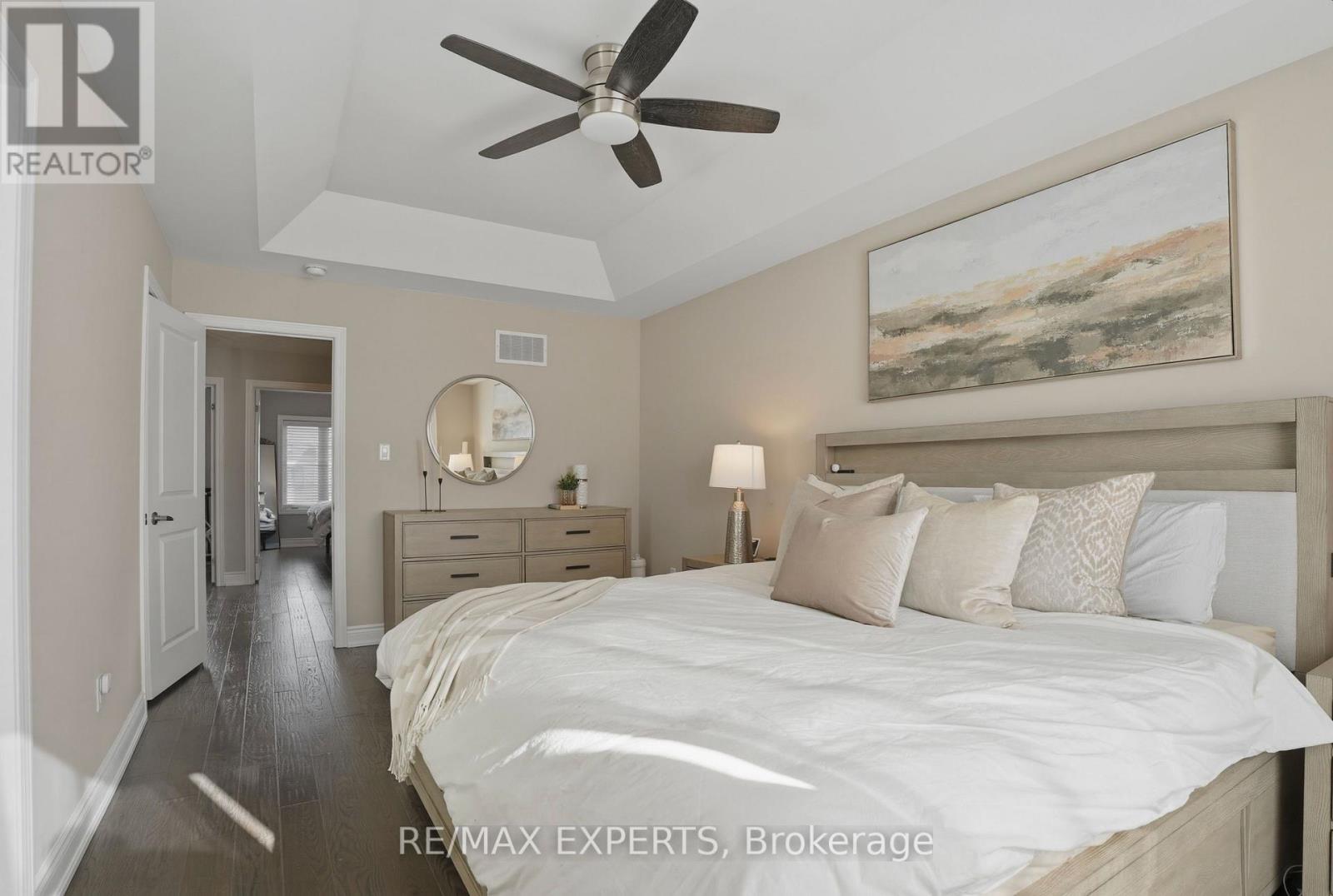 10 Augustus Terrace, Toronto, Ontario  M8Z 0E4 - Photo 14 - W12879332