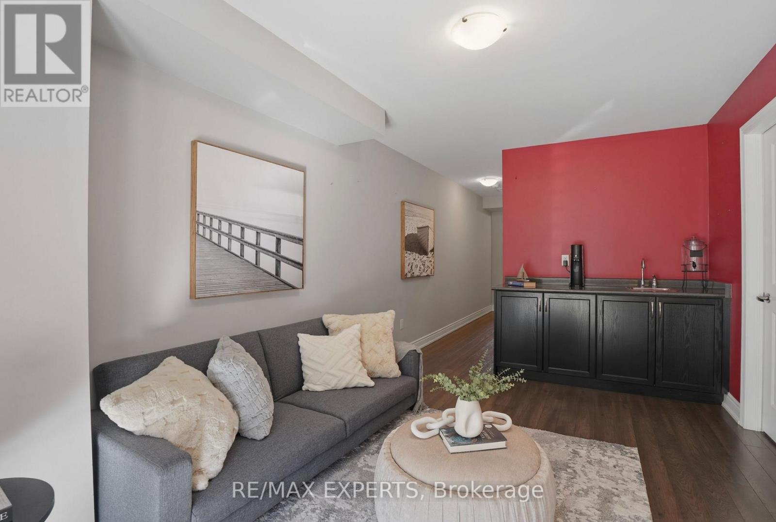 10 Augustus Terrace, Toronto, Ontario  M8Z 0E4 - Photo 28 - W12879332