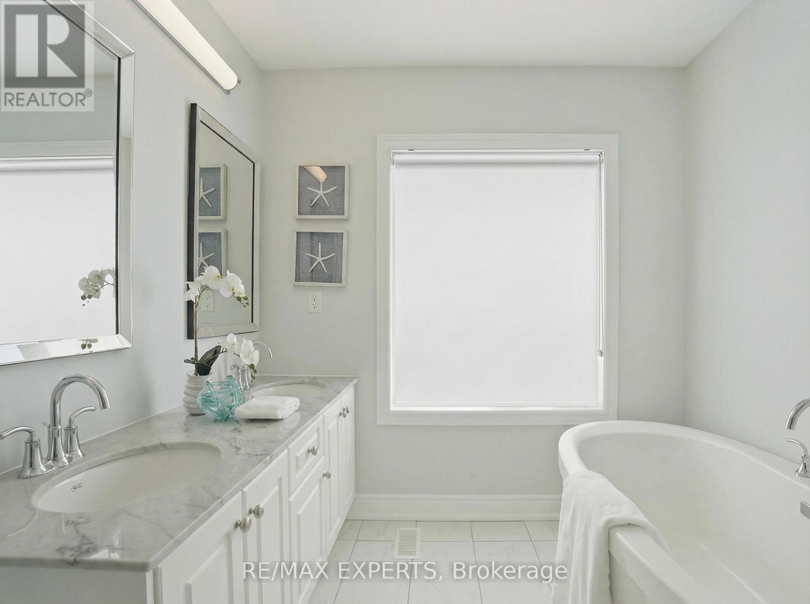 10 Augustus Terrace, Toronto, Ontario  M8Z 0E4 - Photo 15 - W12879332