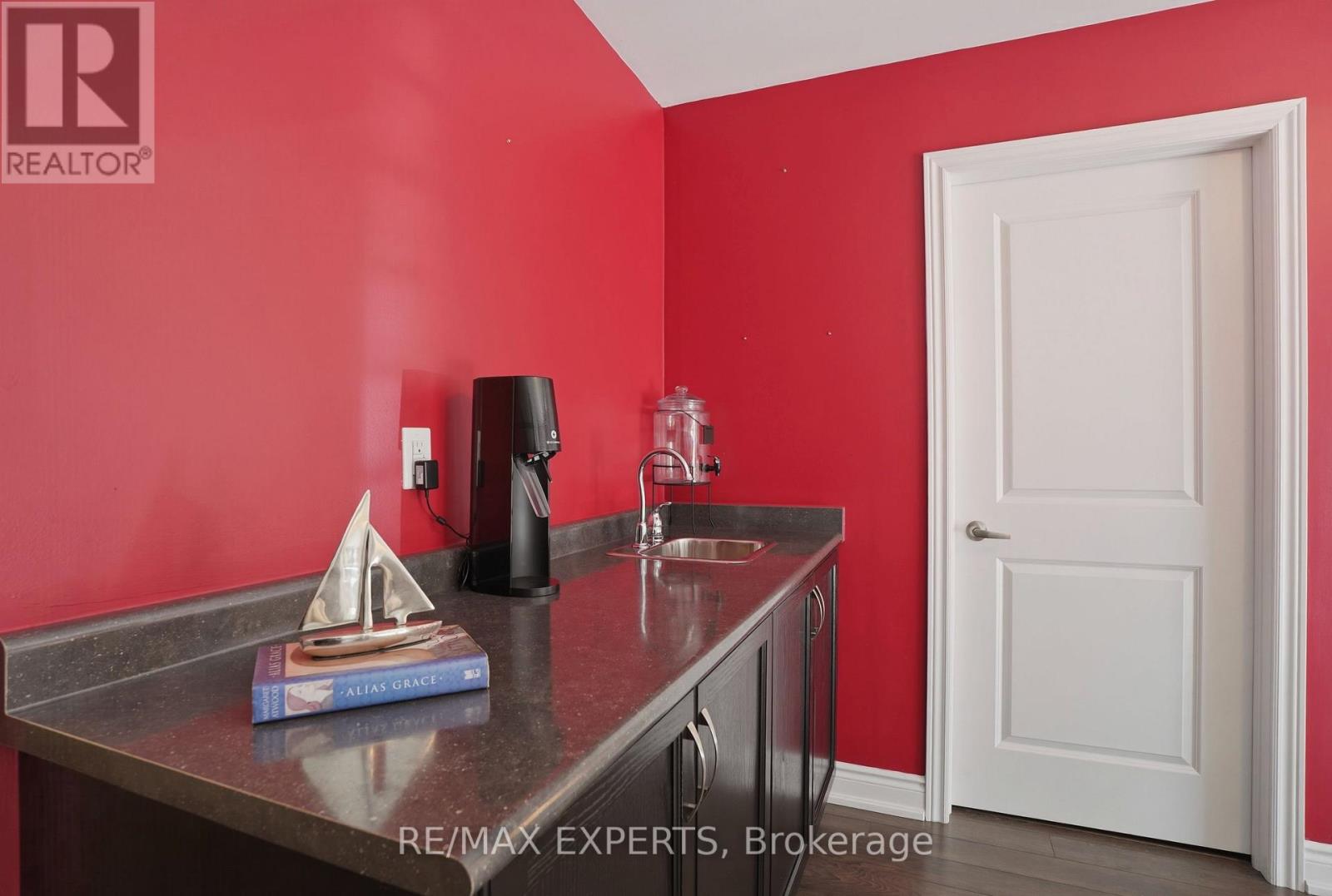 10 Augustus Terrace, Toronto, Ontario  M8Z 0E4 - Photo 29 - W12879332